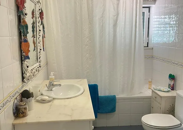 Santa Cruz Beach Penthouse -8 Beds- Near Lisbon *