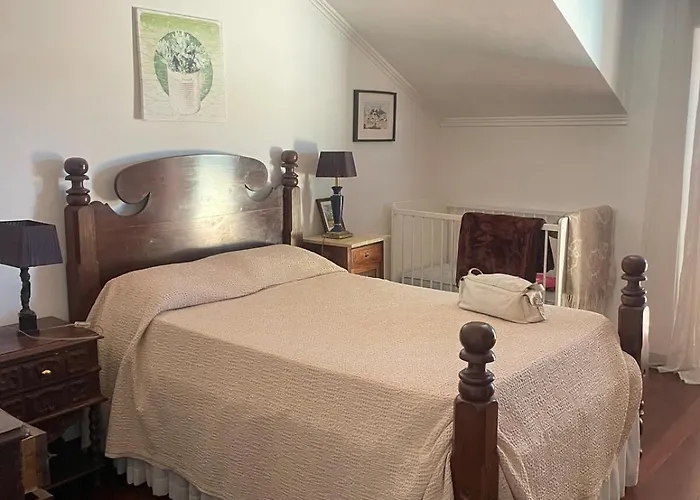 Santa Cruz Beach Penthouse -8 Beds- Near Lisbon Apartment *