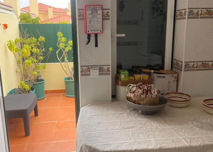 Santa Cruz Beach Penthouse -8 Beds- Near Lisbon Santa Cruz (Oeste)