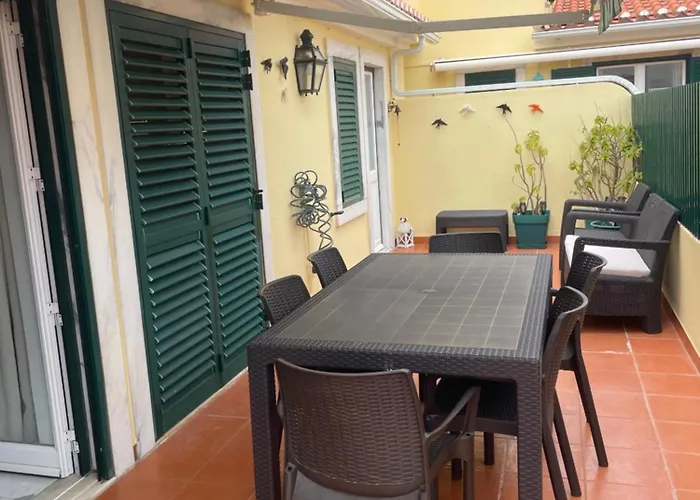 Santa Cruz Beach Penthouse -8 Beds- Near Lisbon Santa Cruz (Oeste)